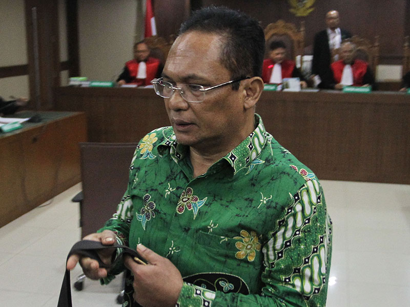 VONIS MANTAN MANAGER MERGER PERTAMINA: Mantan Manager Merger dan Akuisisi pada Direktorat Hulu PT Pertamina, Bayu Kristanto mengikuti jalannya sidang vonis di Pengadilan Tipikor, Jakarta, Senin (18/3).