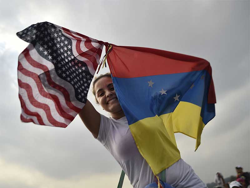 Bendera Amerika dan Bendera Venezuela