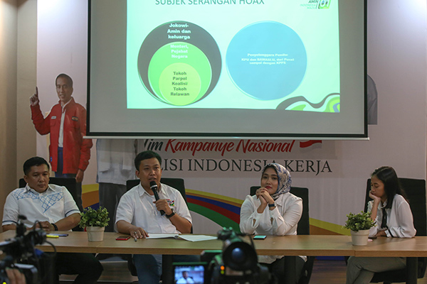 Diskusi mingguan yang menyikapi perkembangan hoax yang terjadi mengangkat tema 