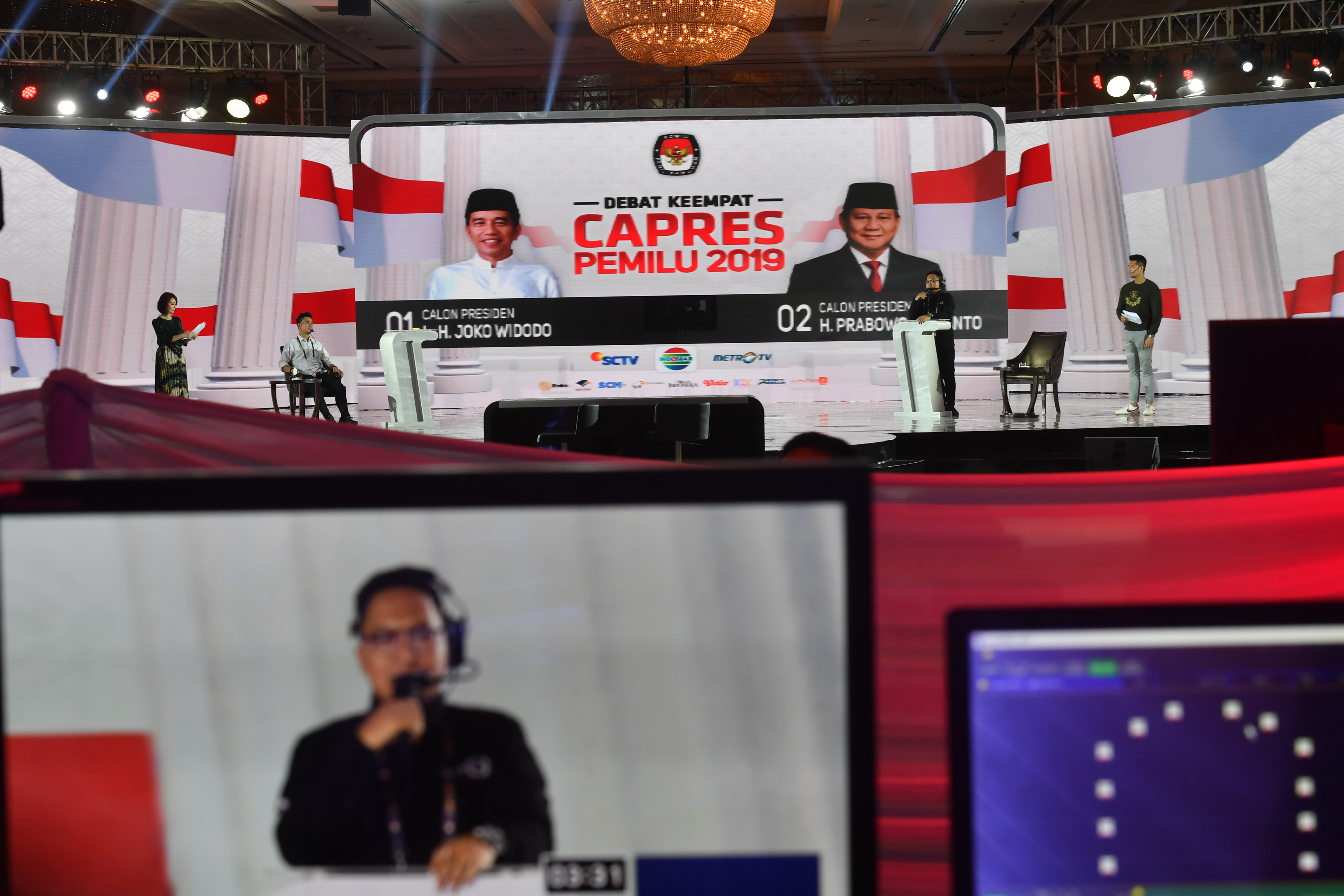 Persiapan debat pilpres putaran keempat di Hotel Shangrila, Jakarta, hari ini.