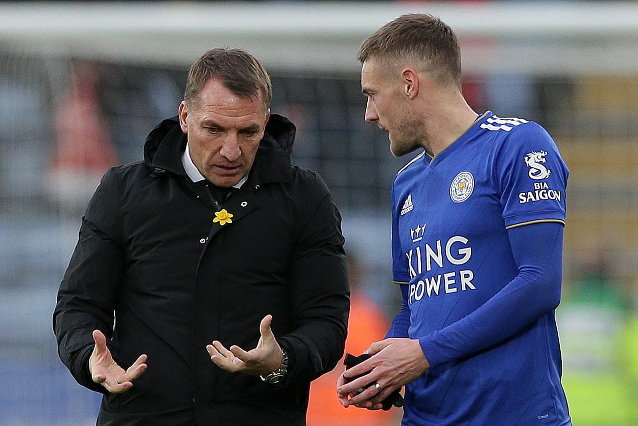 Pelatih Leicester City Brendan Rodgers (kiri)