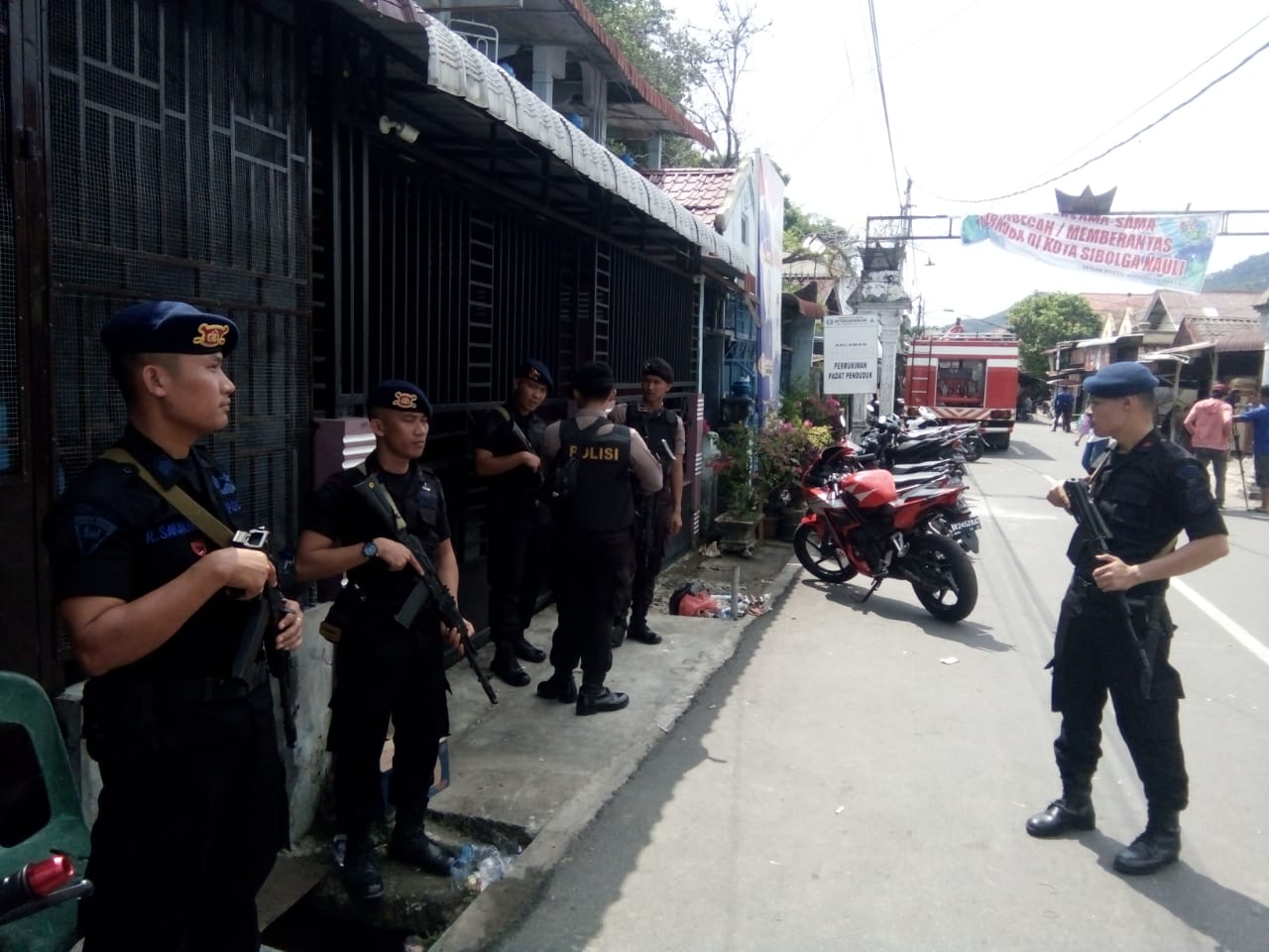 Keresahan Warga Sibolga Berangsur Surut, RumahTersangka Teroris Masih Diamankan: 