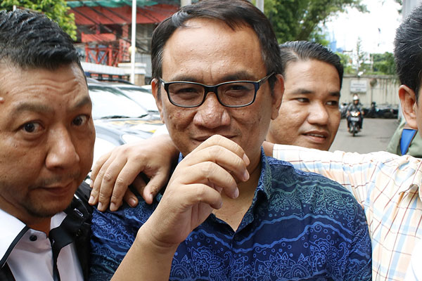 Andi Arief: Mahfud MD Jangan 'Asbun'