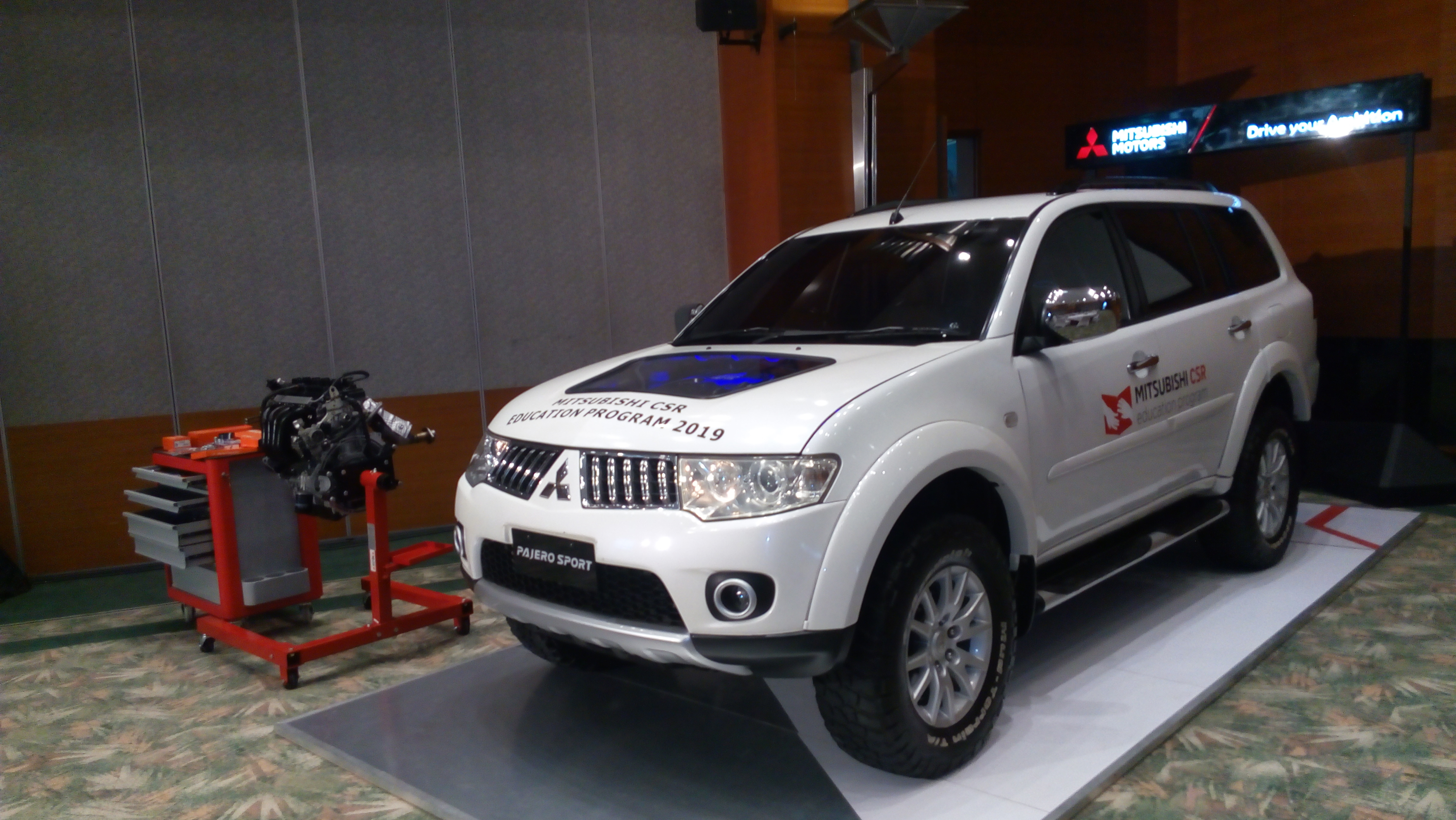 Mitsubishi Pajero Sport menjadi salah satu alat yang digunakan dalam Mitsubishi CSR Education Programme 2019