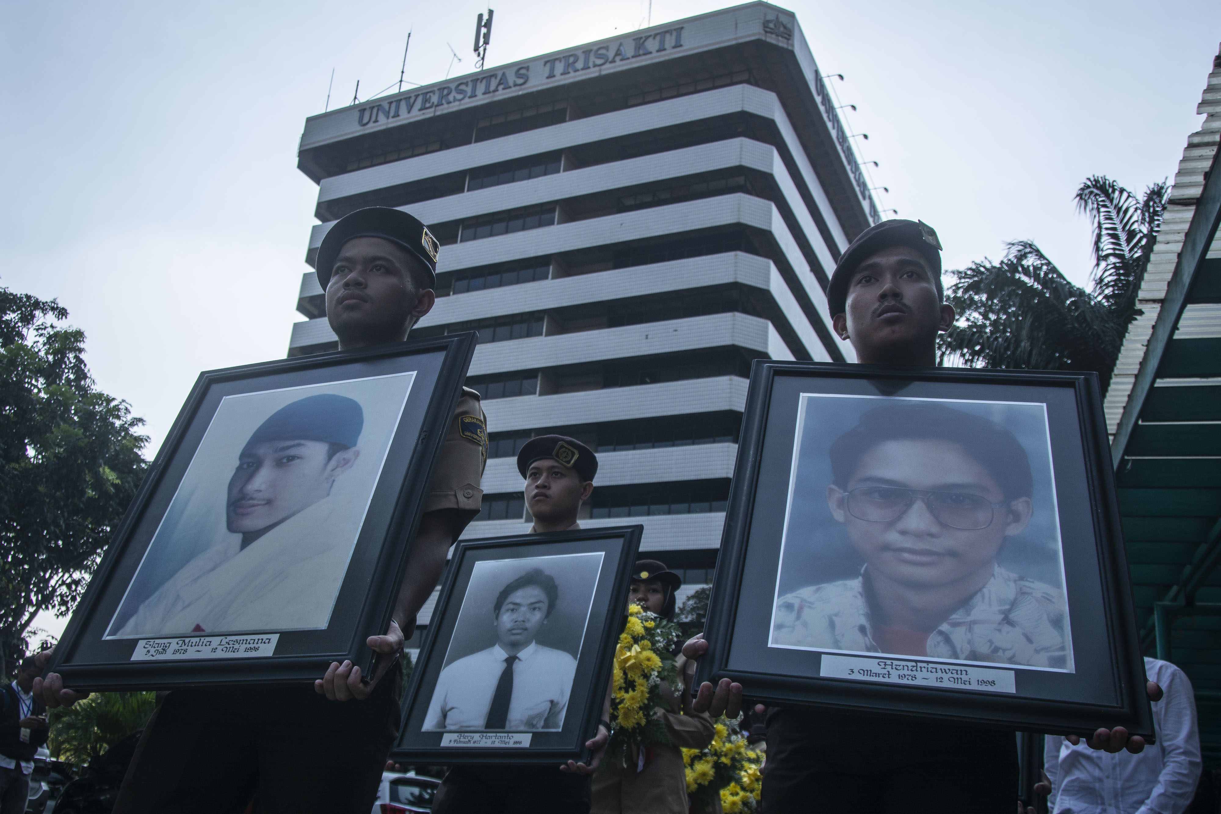 Foto korban tragedi 12 Mei 1998 saat Peringatan 20 Tahun Reformasi di Universitas Trisakti, Grogol, Jakarta, Sabtu (12/5/2018)