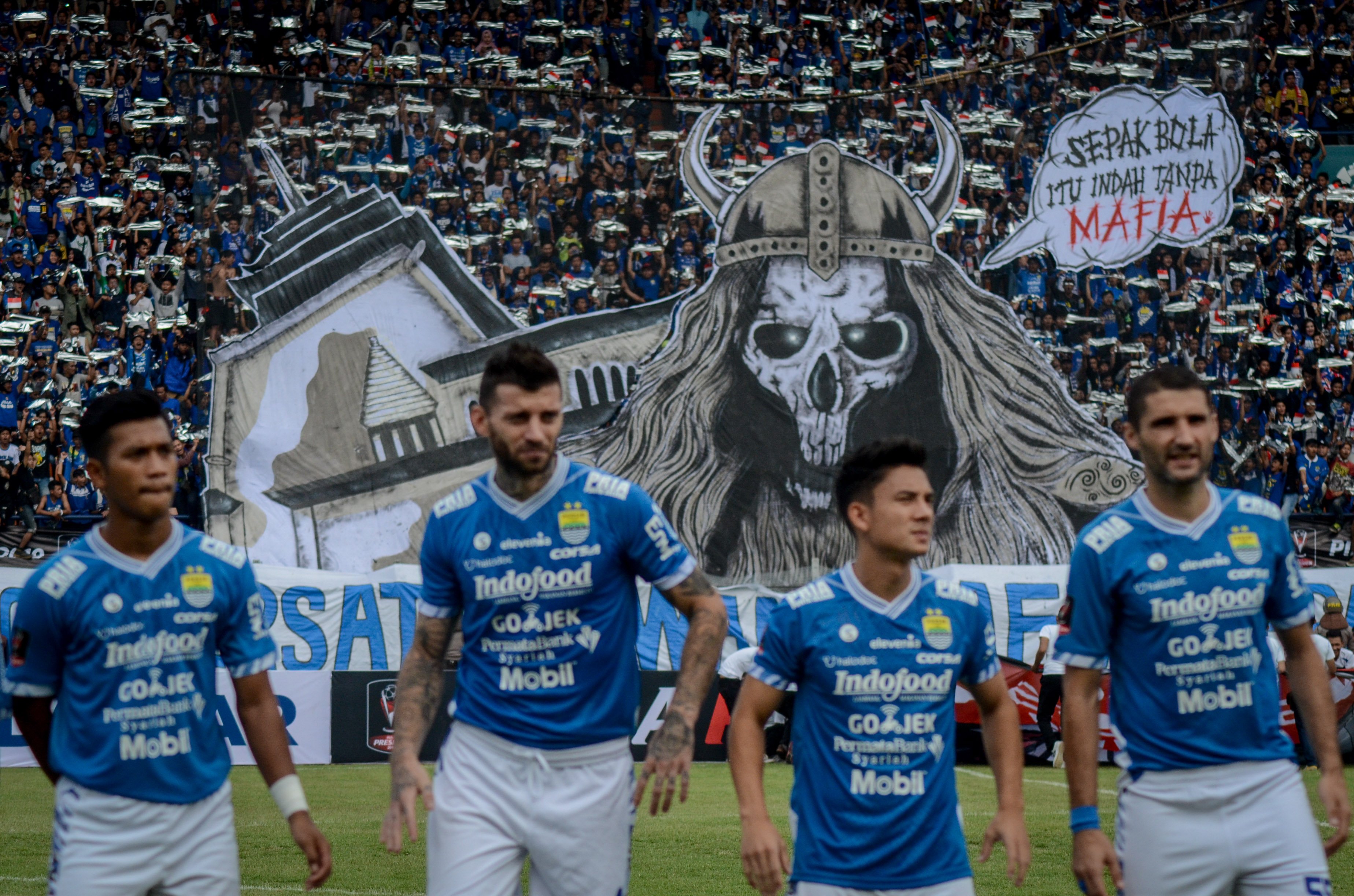 Para pemain Persib di Stadion Si Jalak Harupat, Kabupaten Bandung, Jawa Barat, Sabtu (2/3)