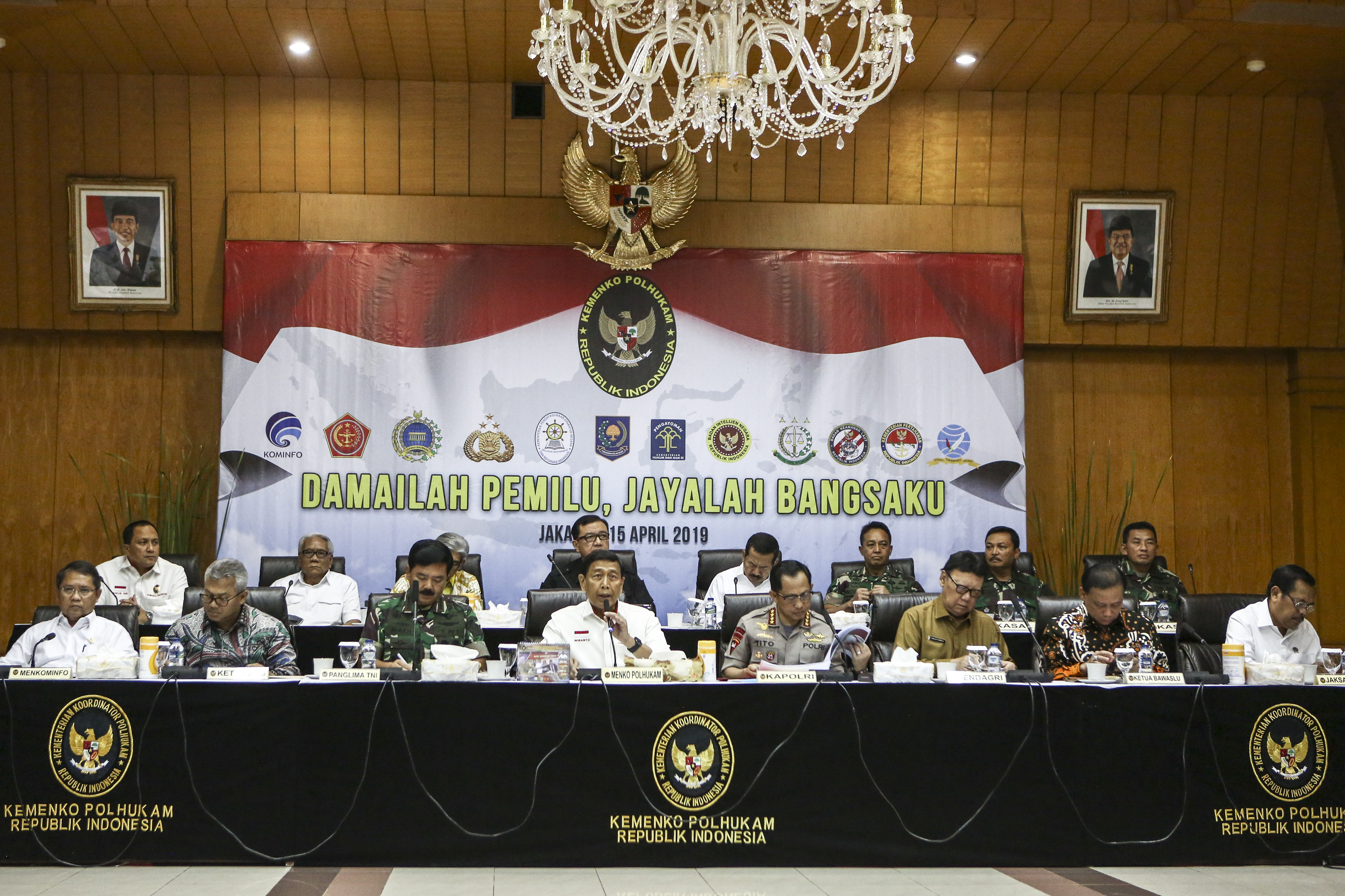  Rapat koordinasi kesiapan akhir pengamanan tahapan pemungutan dan perhitungan suara Pileg dan Pilpres Tahun 2019 di Jakarta, Senin (15/4/20