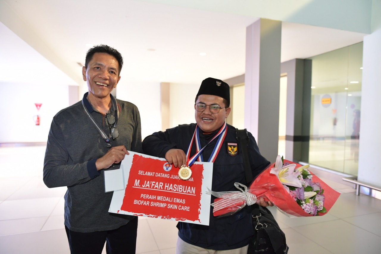 Muhammad Ja'far Hasibuan yang meraih medali emas ajang World Invention Intellectual Property Association di Tiongkok. 