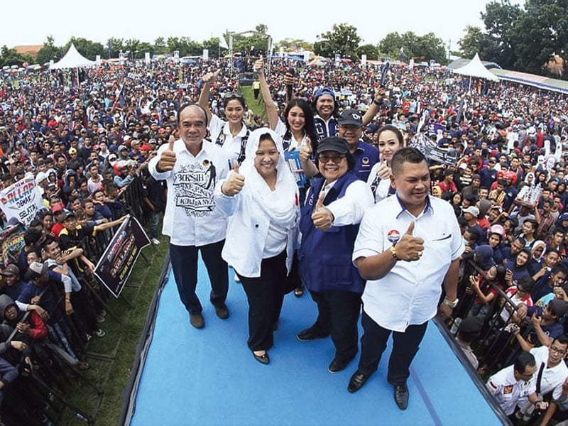 KAMPANYE AKBAR DPW PARTAI NASDEM JATENG: Caleg DPR RI Dapil 2 Jawa Tengah dari Partai NasDem.