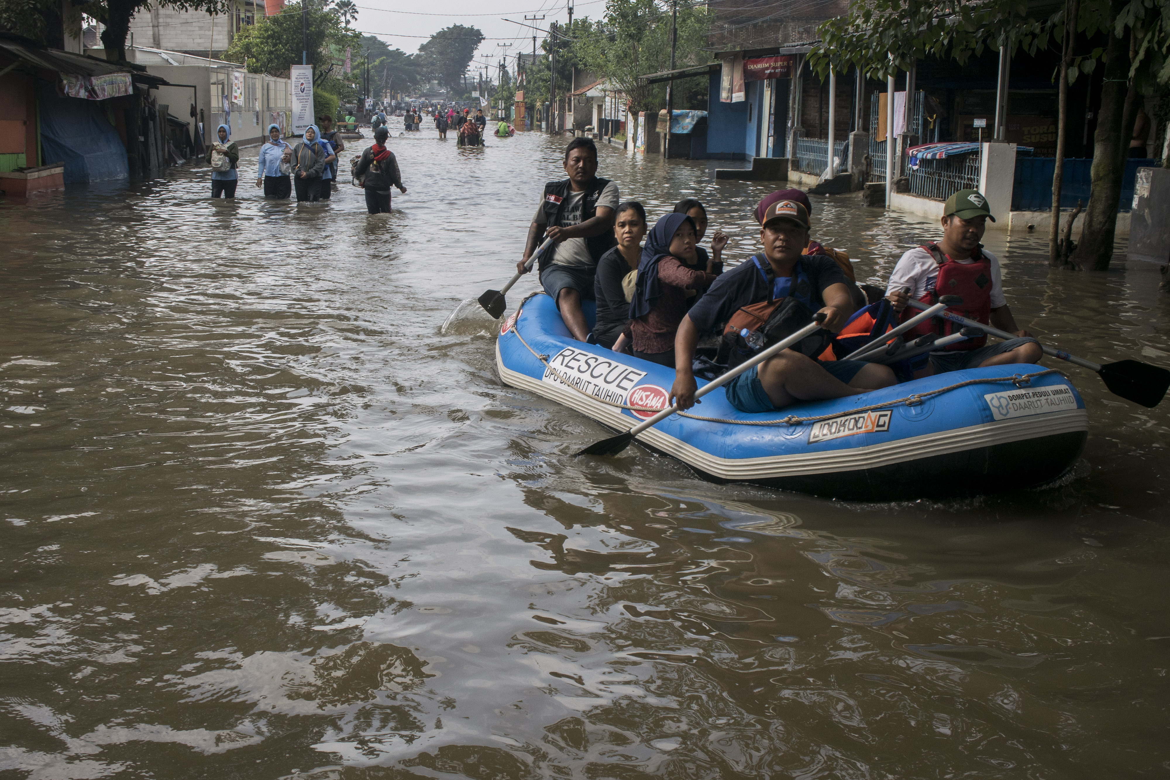 Banjir di Dayeuhkolot, Bandung, Jawa Barat, beberapa waktu lalu. 