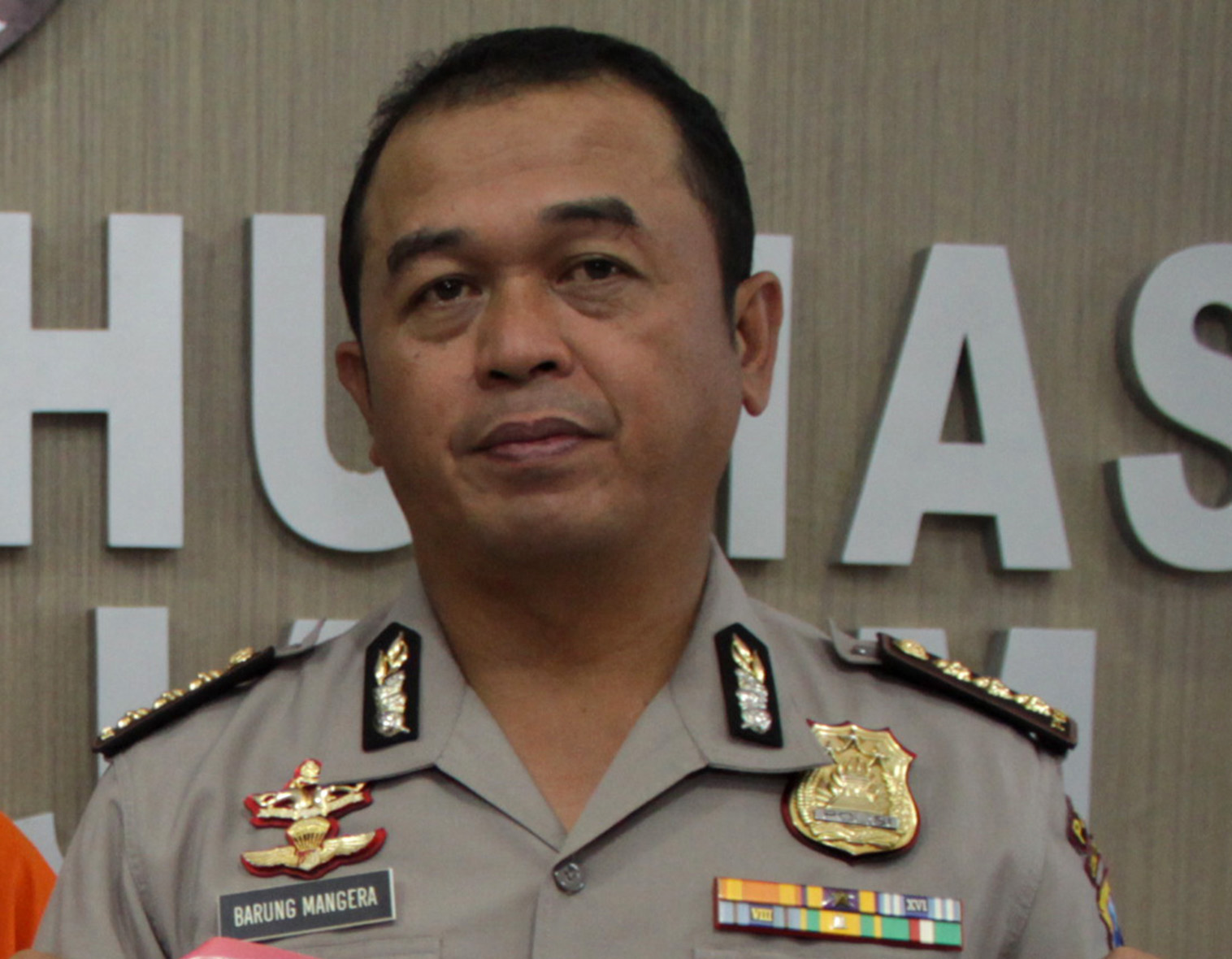 Kabid Humas Polda Jatim Kombes Pol Frans Barung Mangera 