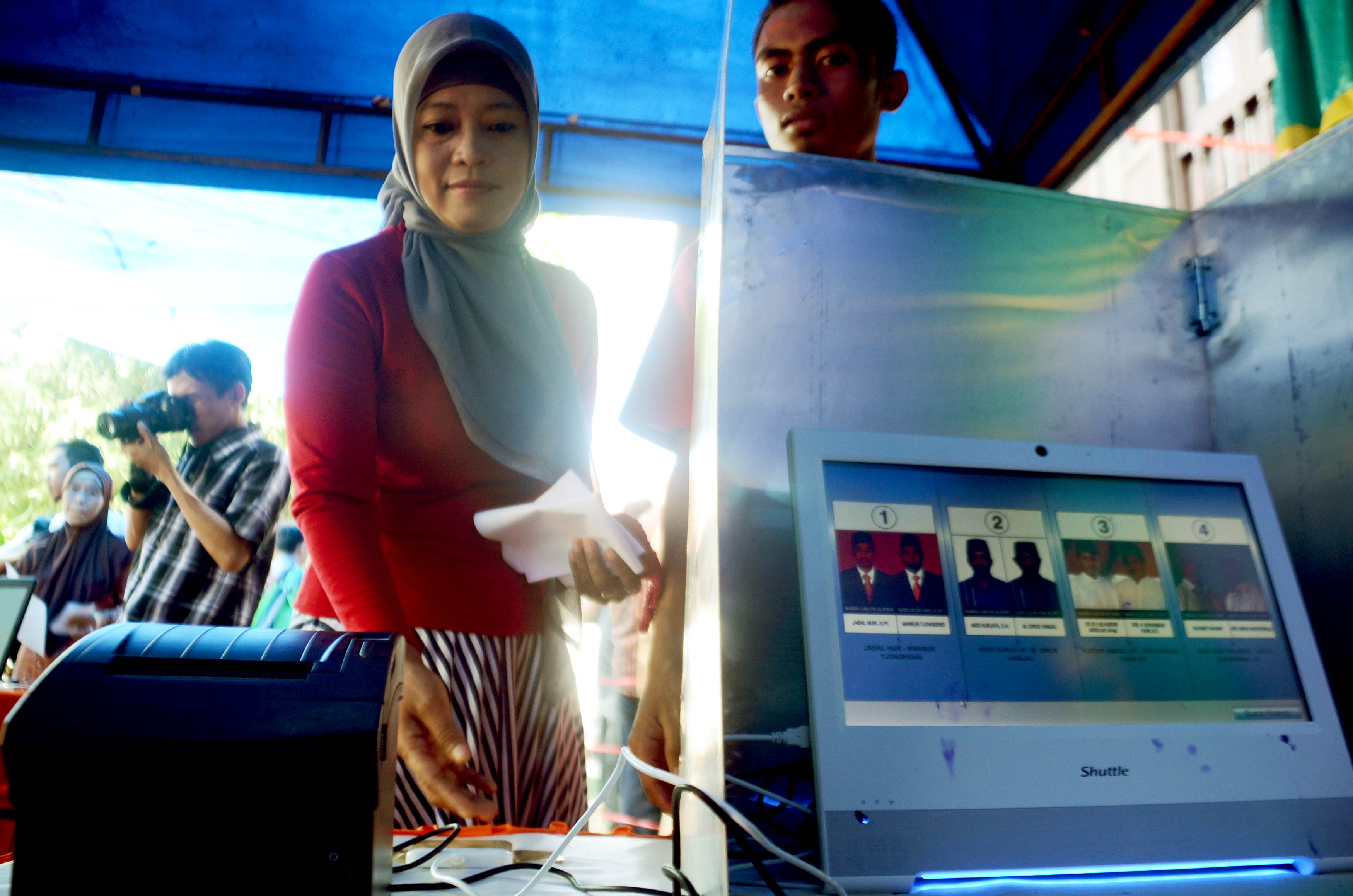 Simulasi e-voting pemilihan kepala daerah di Kabupaten Bantaeng, Sulawesi Selatan 