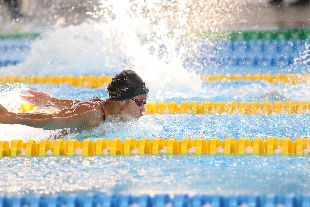 Perenang Adinda Larasati Dewi saat menjalani lomba di Kejurnas FAI 2019
