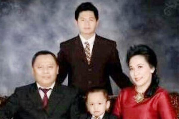 Suhendra Hadikuntono Beserta Istri dan anak-anak nya