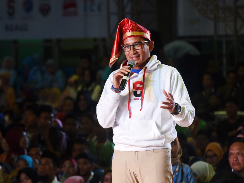 Sandiaga Salahuddin Uno memberi pemaparan saat menjadi pembicara pada Makassar Young Entreprenuer Summit (YESS) 2019 di Makassar.