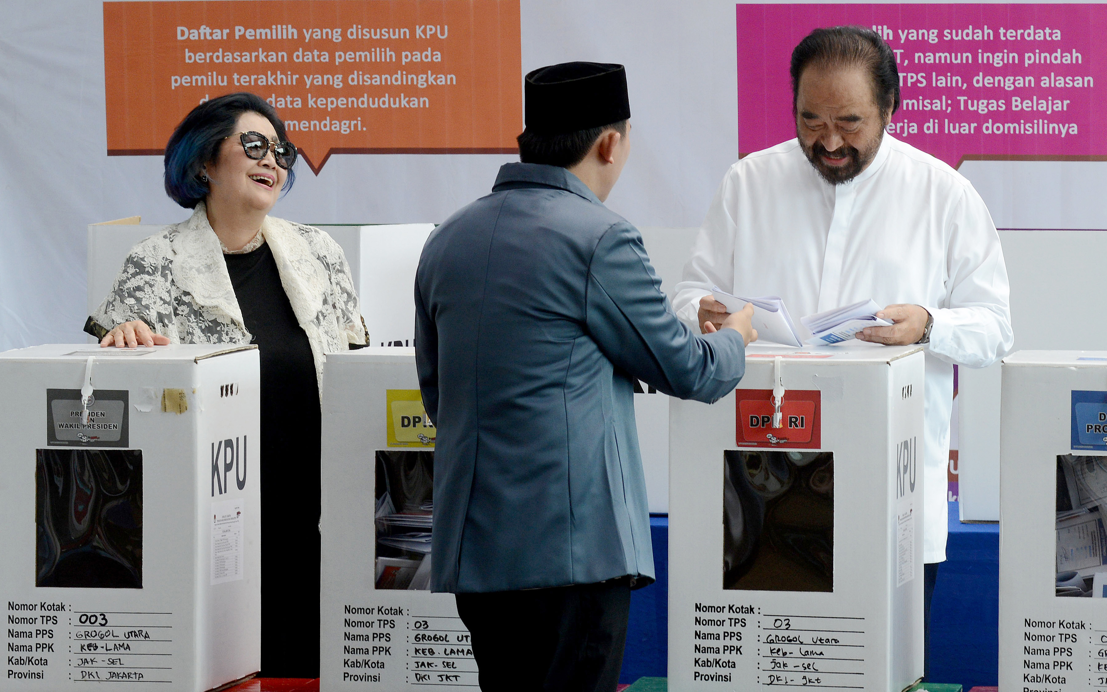 Partai Nasdem mampu menembus 10% perolehan suara dalam penghitungan sementara real count KPU, Rabu (24/4).