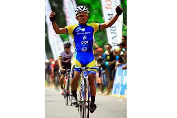  Pembalap timnas Jamalidin Novardianto