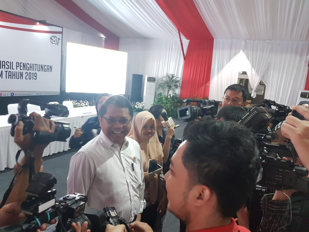 Menkominfo Rudiantara di KPU