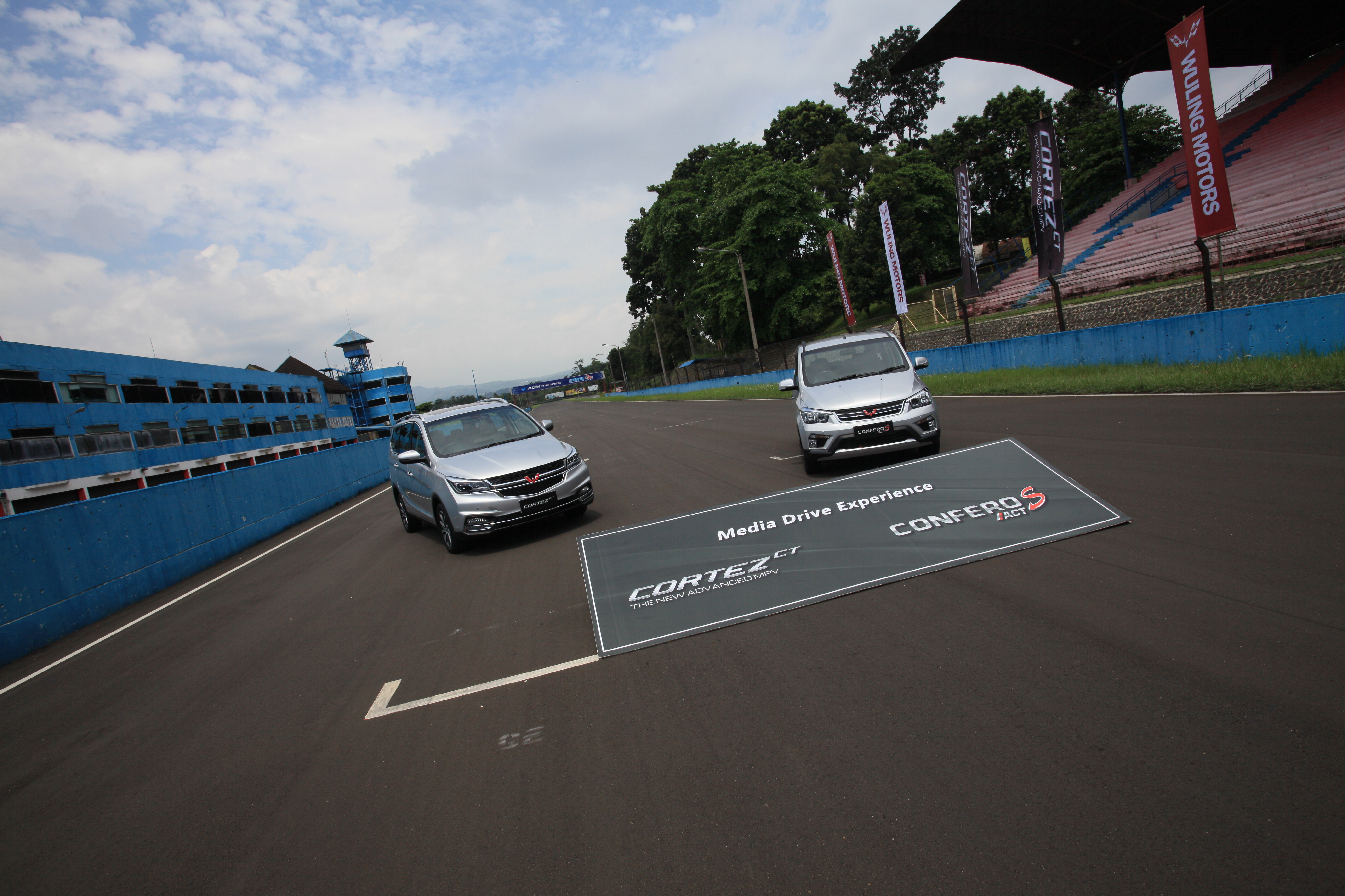 Dua varian terbaru Wuling Cortez dan Confero 