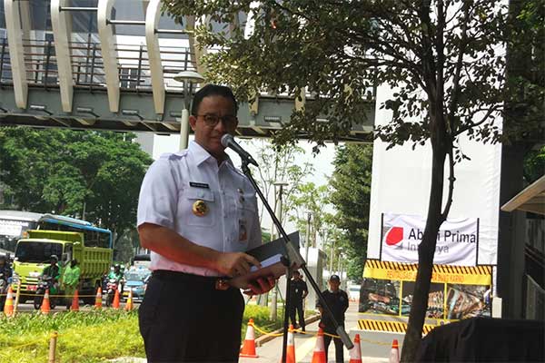 Gubernur DKI Jakarta Anies Baswedan meresmikan tiga unit JPO di Jalan Jenderal Sudirman yakni JPO Bundaran Senayan, JPO GBK, JPO Polda Metro