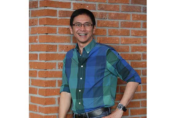 Konduktor dan Music Director Twilite Orchestra, Addie MS