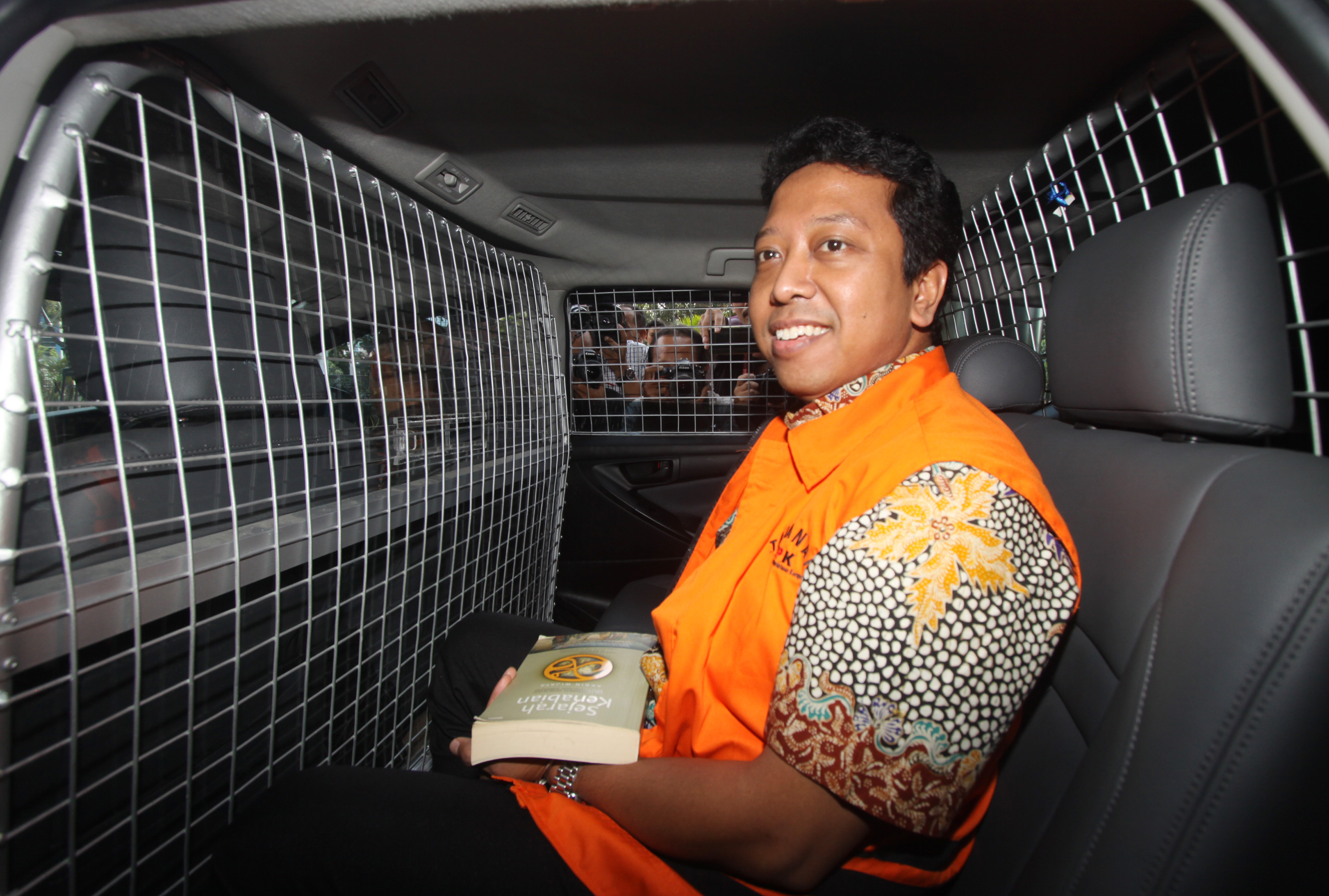  Tersangka kasus dugaan suap terkait seleksi pengisian jabatan di Kementerian Agama Muhammad Romahurmuziy.