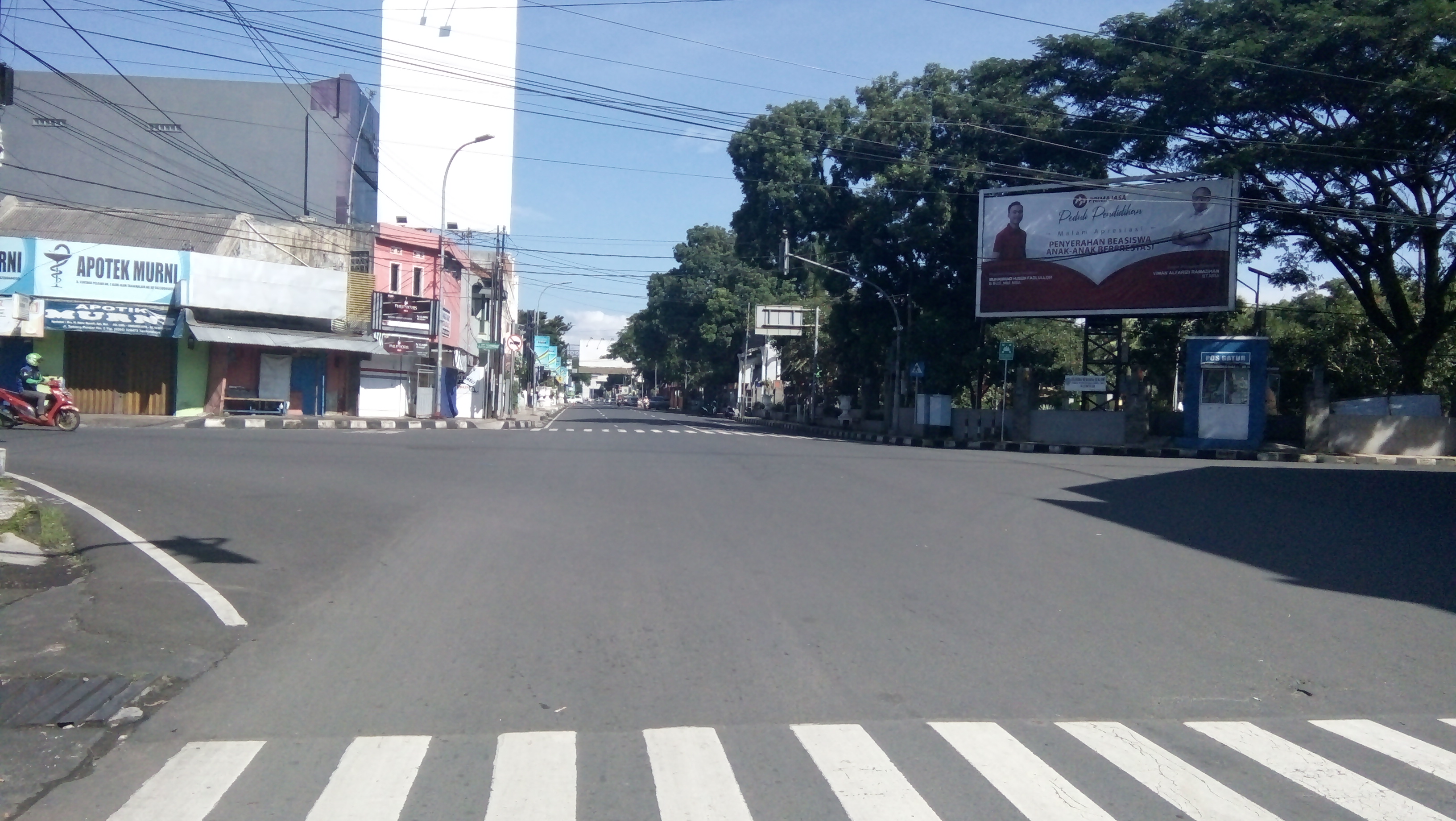 Suasana ruas jalan di Tasikmalaya saat hari pencoblosan