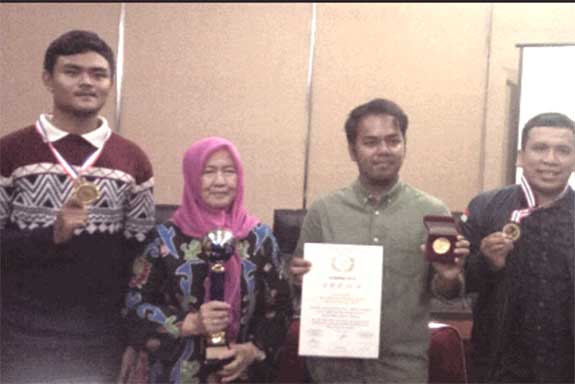 Dua mahasiswa USU meraih empat penghargaan dalam ajang Internasional 22nd Moscow International Salon of Inventive Technologies Archimedes 