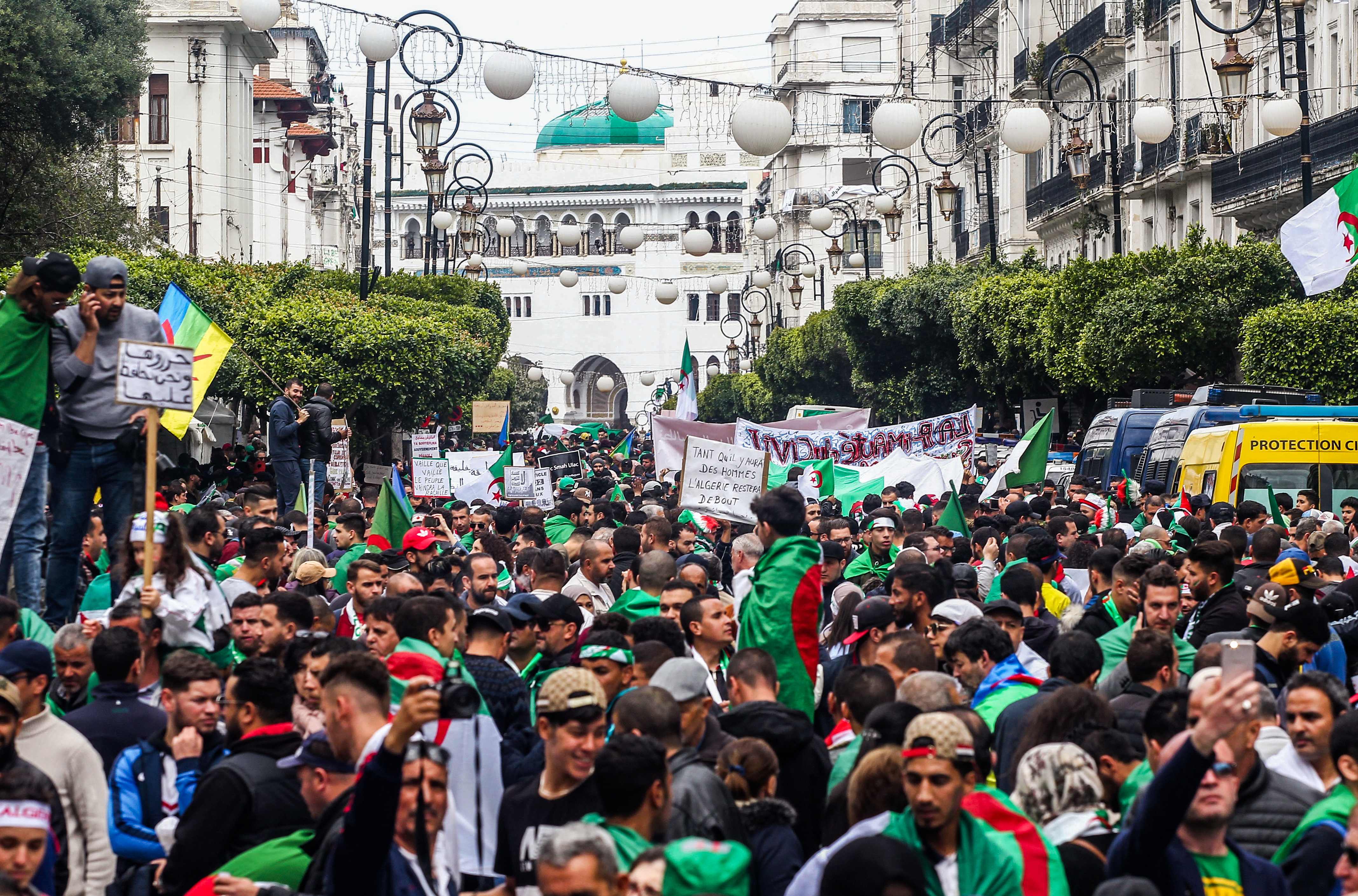 Demonstrasi di Algier, Aljazair.