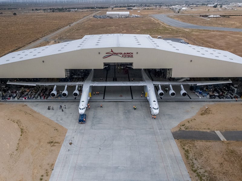 Pesawat raksasa Stratolaunch