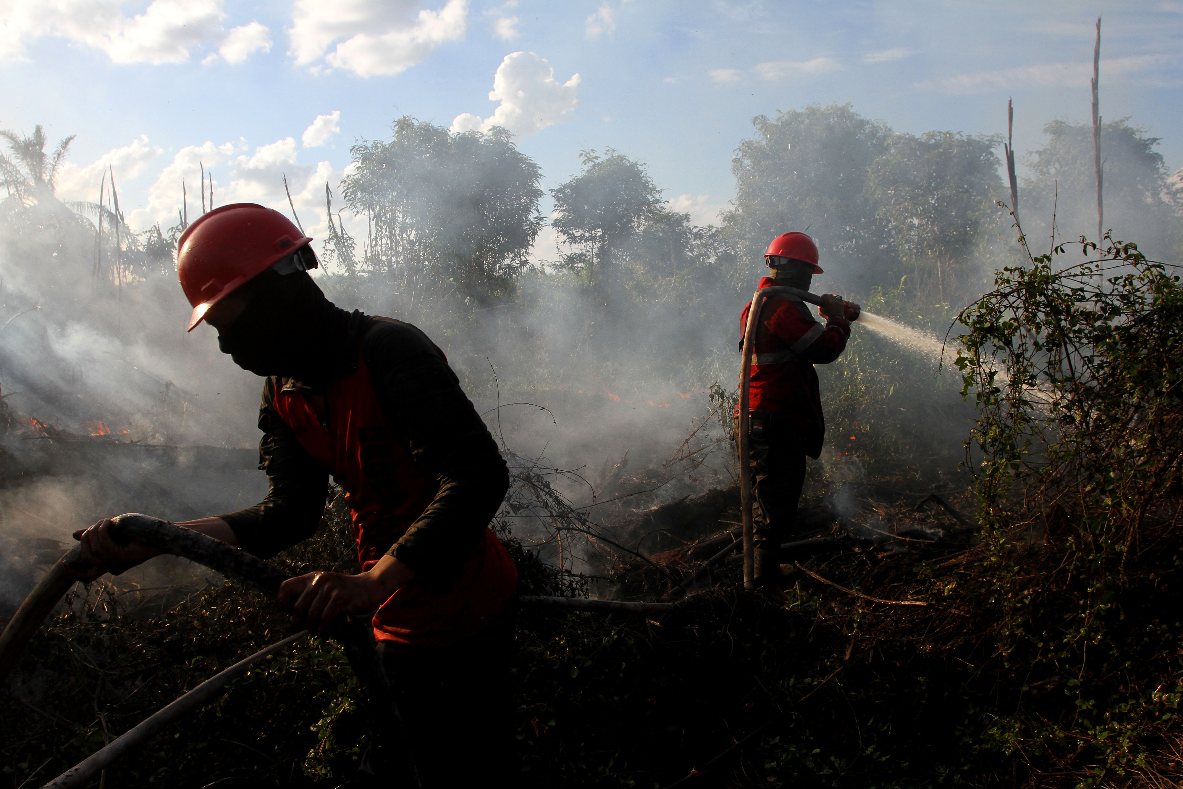 Satgas Karhutla Riau terus melakukan upaya pemadaman kebakaran hutan dan lahan agar bencana kabut asap dampak dari karhutla tidak terulang