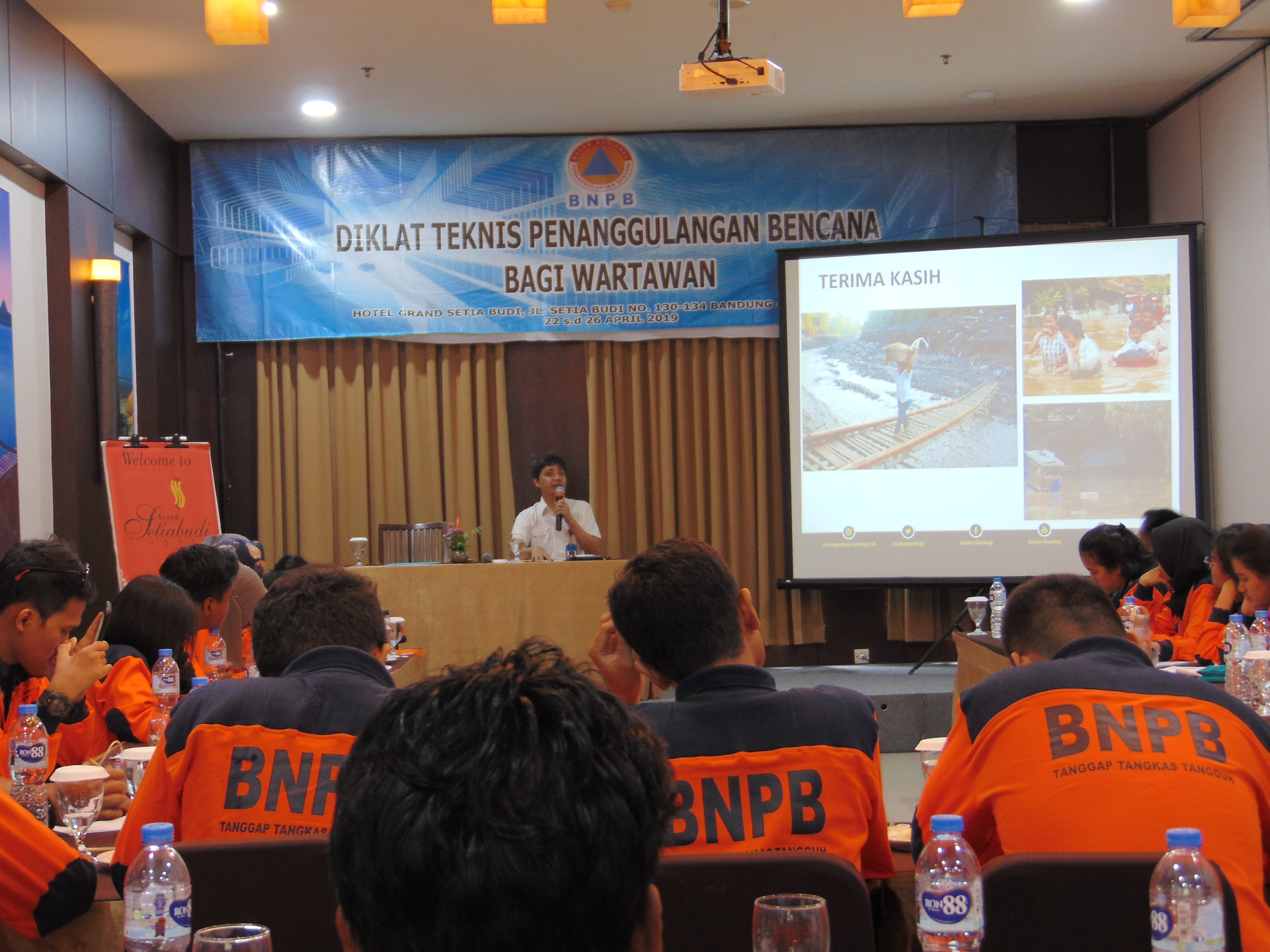Diklat Teknis kebencanaan bagi wartawan yang digelar BNPB di Bandung, jawa Barat, Kamis (25/4)