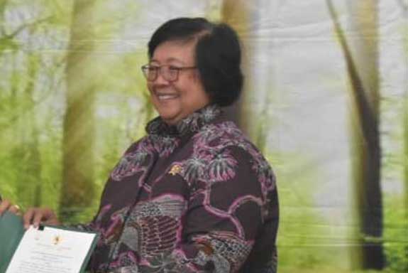  Menteri LHK Siti Nurbaya Bakar