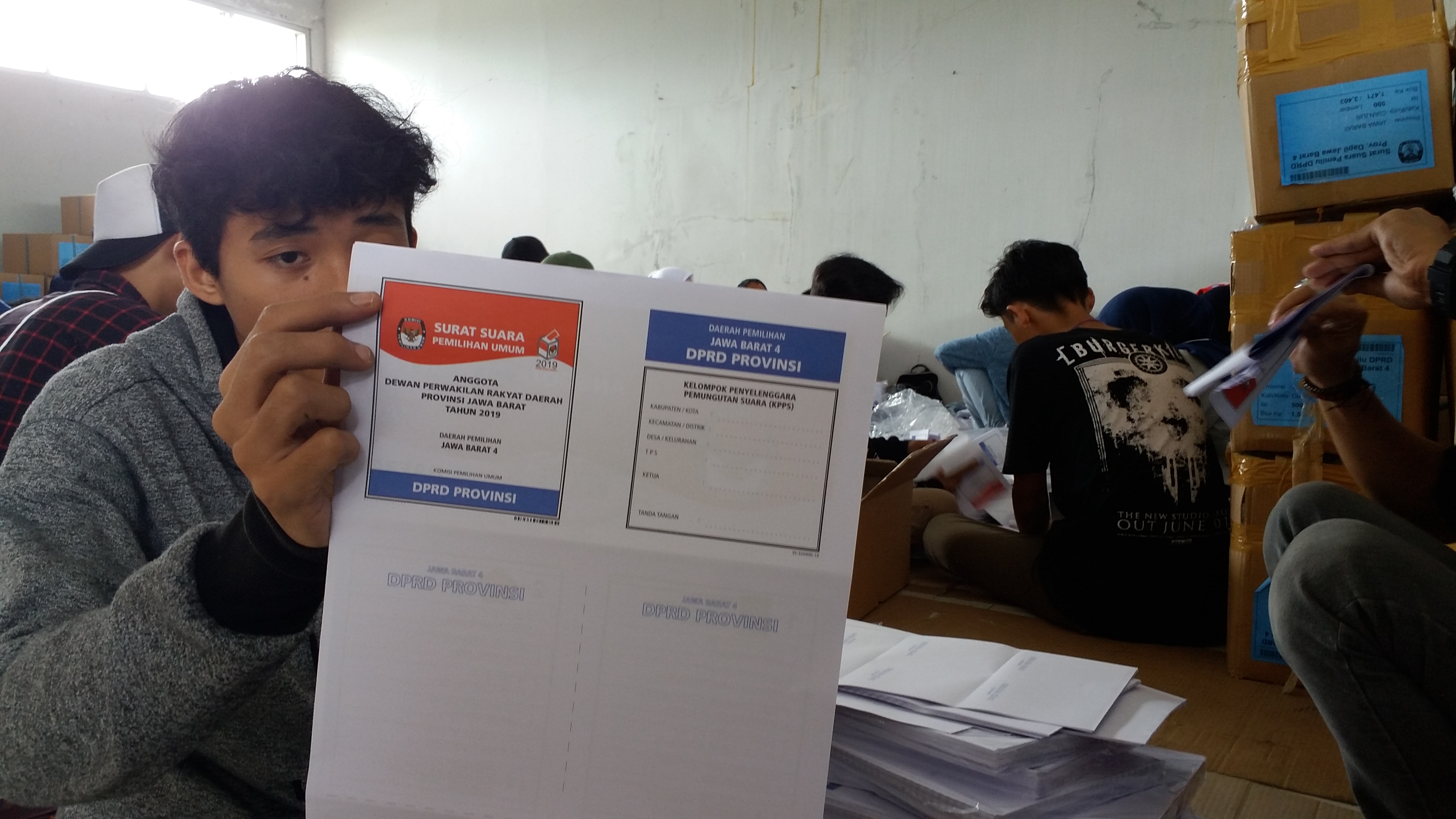 Distribusi logistik terlambat, jumlah surat suara di Dapil 1 Kabupaten Cianjur kurang