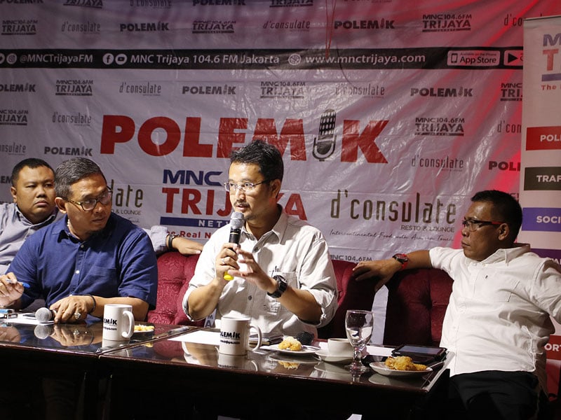 Diskusi polemik membahas tema Pemilu Serentak yang Menghentak.