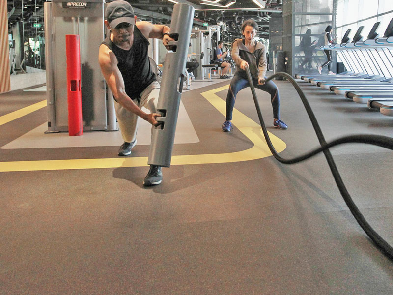  komunitas Banteng SW kini mengombinasikan kalistenik dengan Sirkuit Queenax 