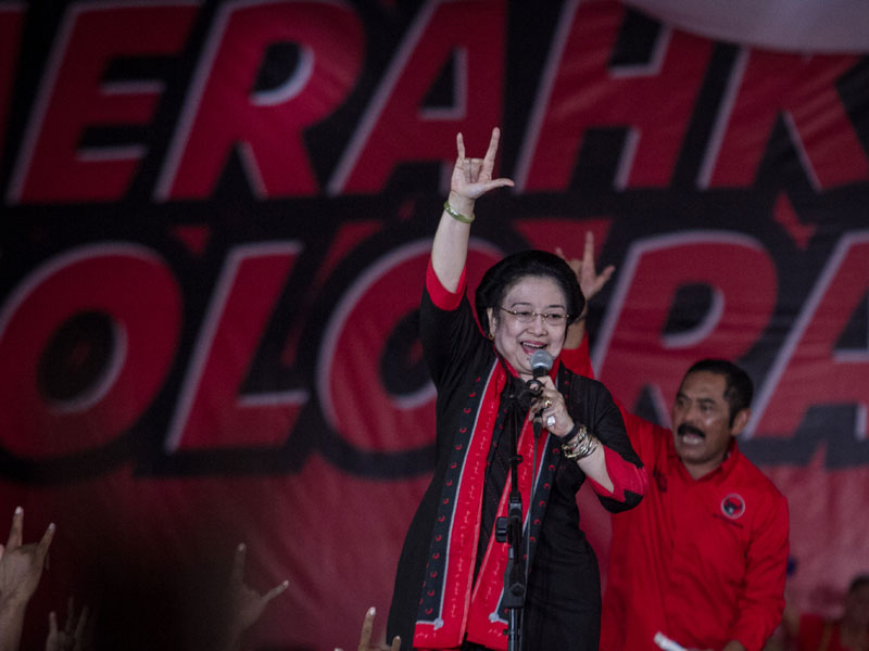 Ketua Umum PDI Perjuangan Megawati Soekarno Putri berorasi pada kampanye terbuka dan rapat umum 