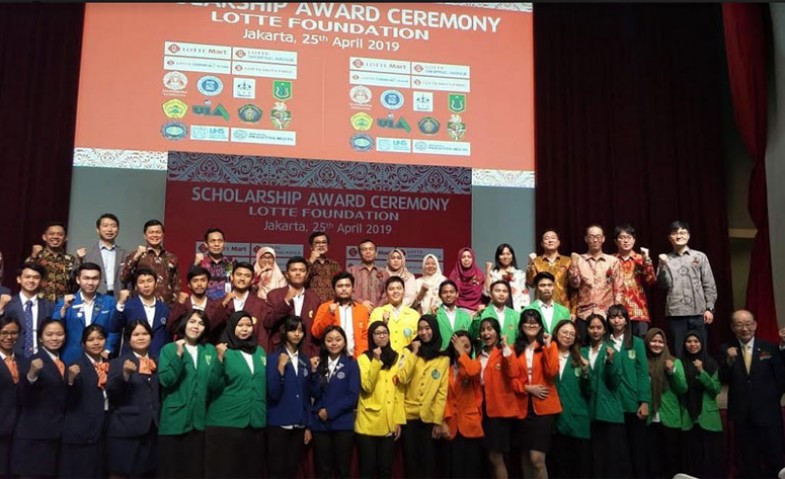  Lotte Foundation memberikan beasiswa kepada 58 mahasiswa dengan total nilai US$26.100