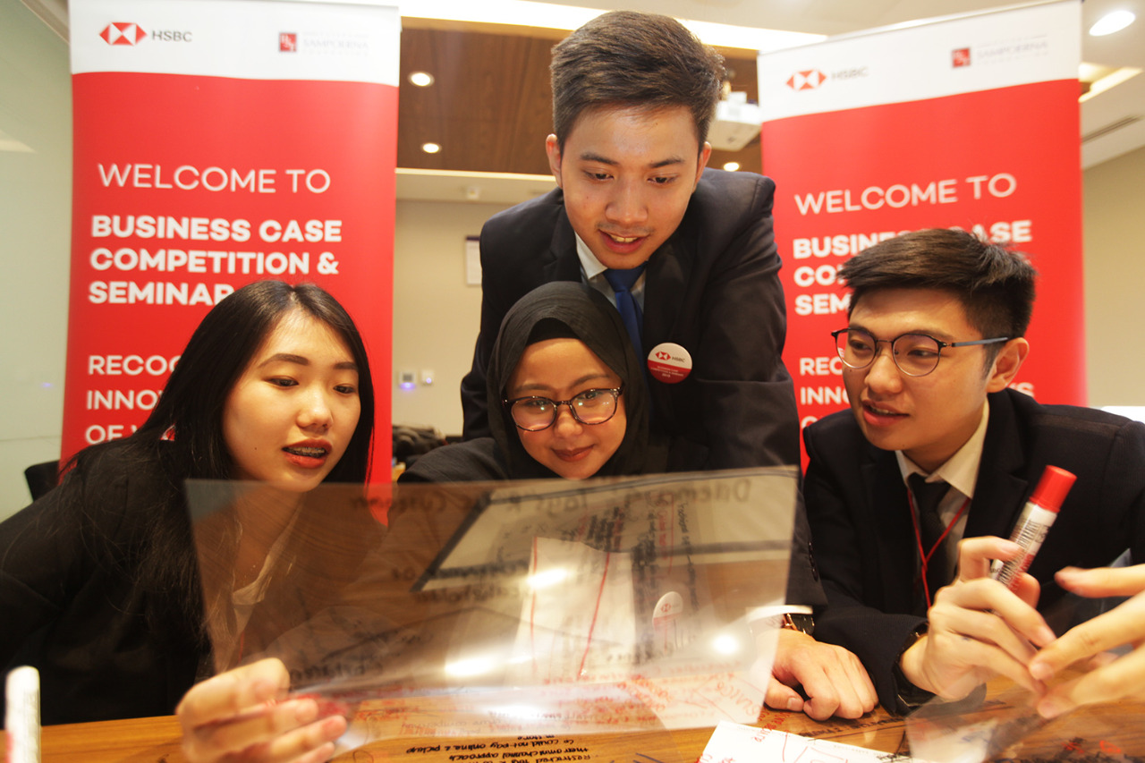 PT Bank HSBC Indonesia (HSBC Indonesia) bersama Putra Sampoerna Foundation (PSF) kembali menggelar HSBC Business Case Competition.