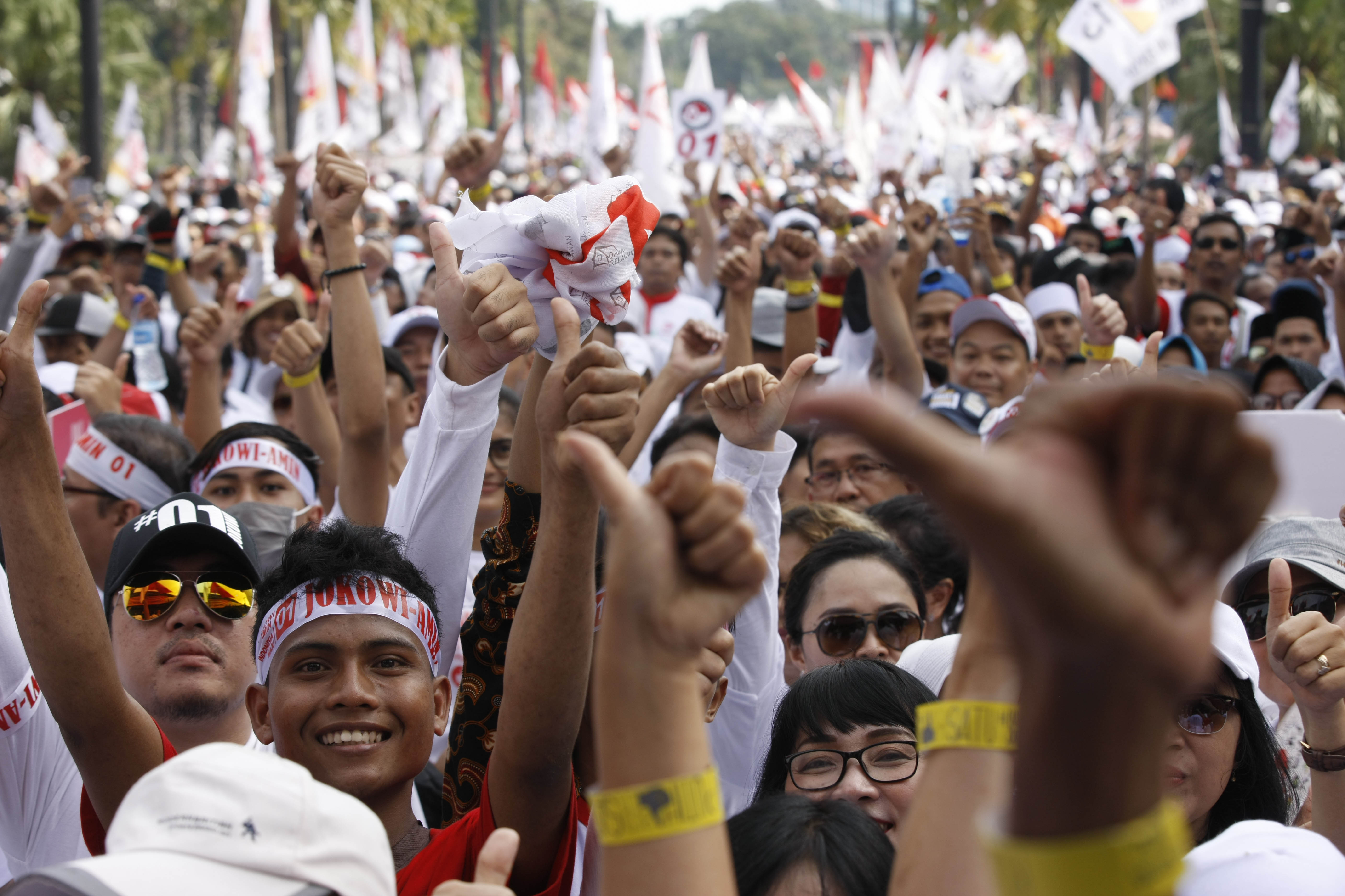 Simpatisan dan pendukung pasangan Capres dan Cawapres nomor urut 01 Joko Widodo-Ma'ruf Amin mulai berdatangan 