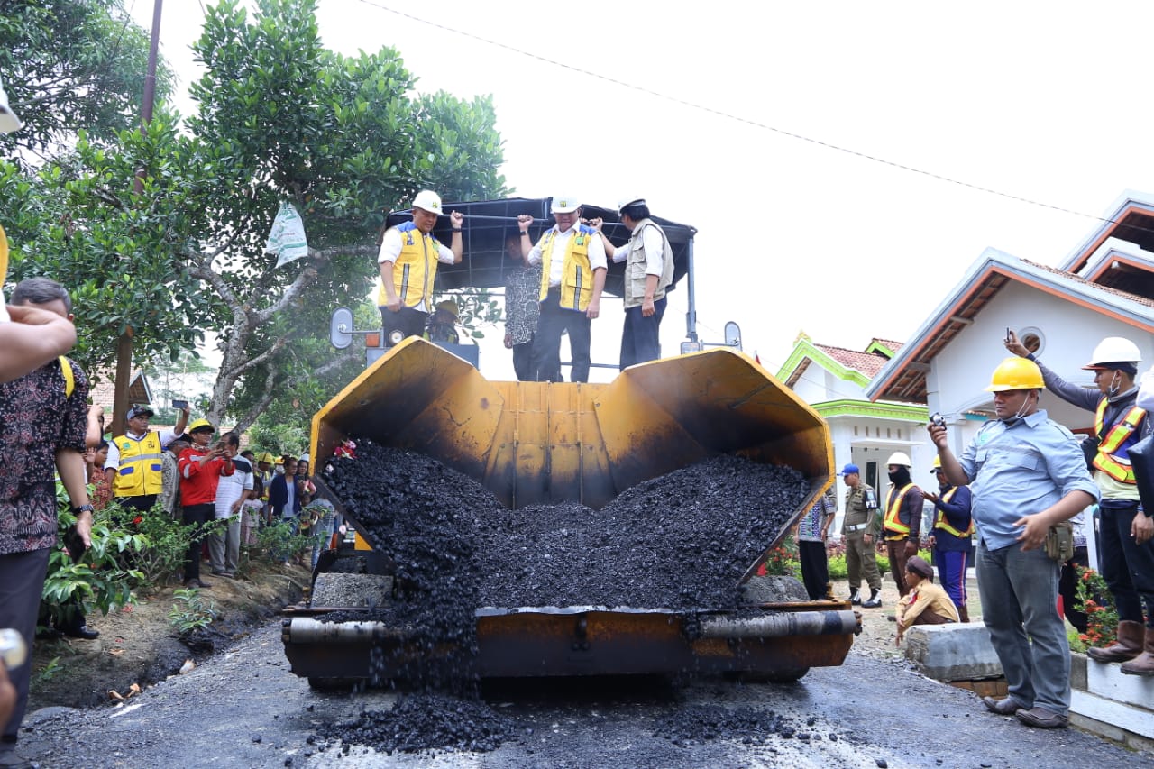 Aspal campur karet di Musi Bayuasin.