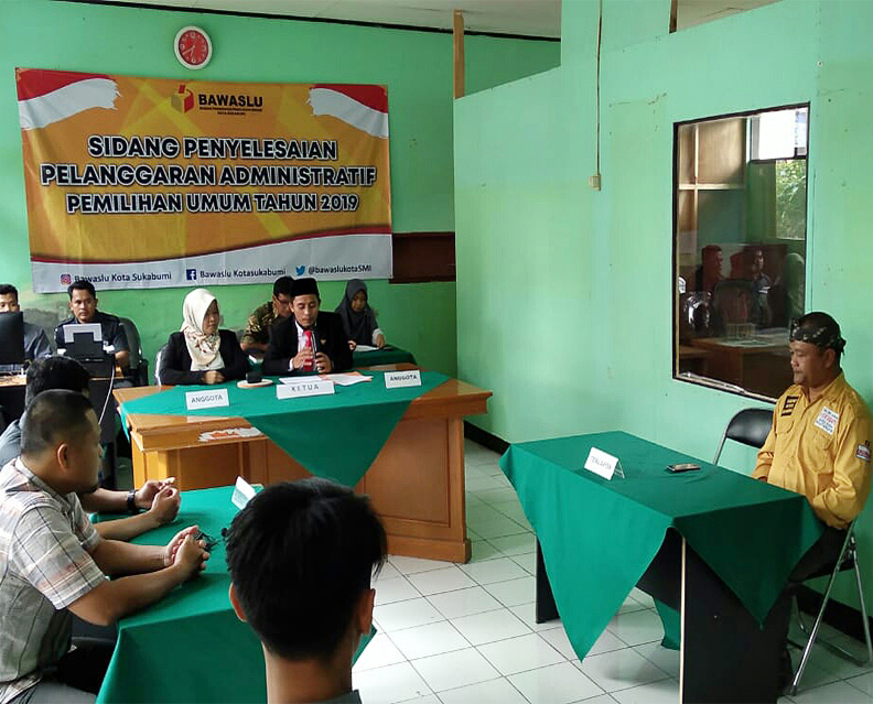  Dari total 160 laporan dugaan pelanggaran Pemilu yang diterima Bawaslu DKI, sebanyak 64 laporan terjadi di Jakarta Barat.