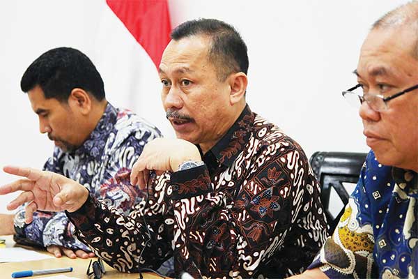 POTENSI PELANGGARAN: Ketua Komnas HAM Ahmad Taufan Damanik (tengah) bersama Wakil Ketua Bidang Internal Hairansyah (kanan) dan Koordinator S