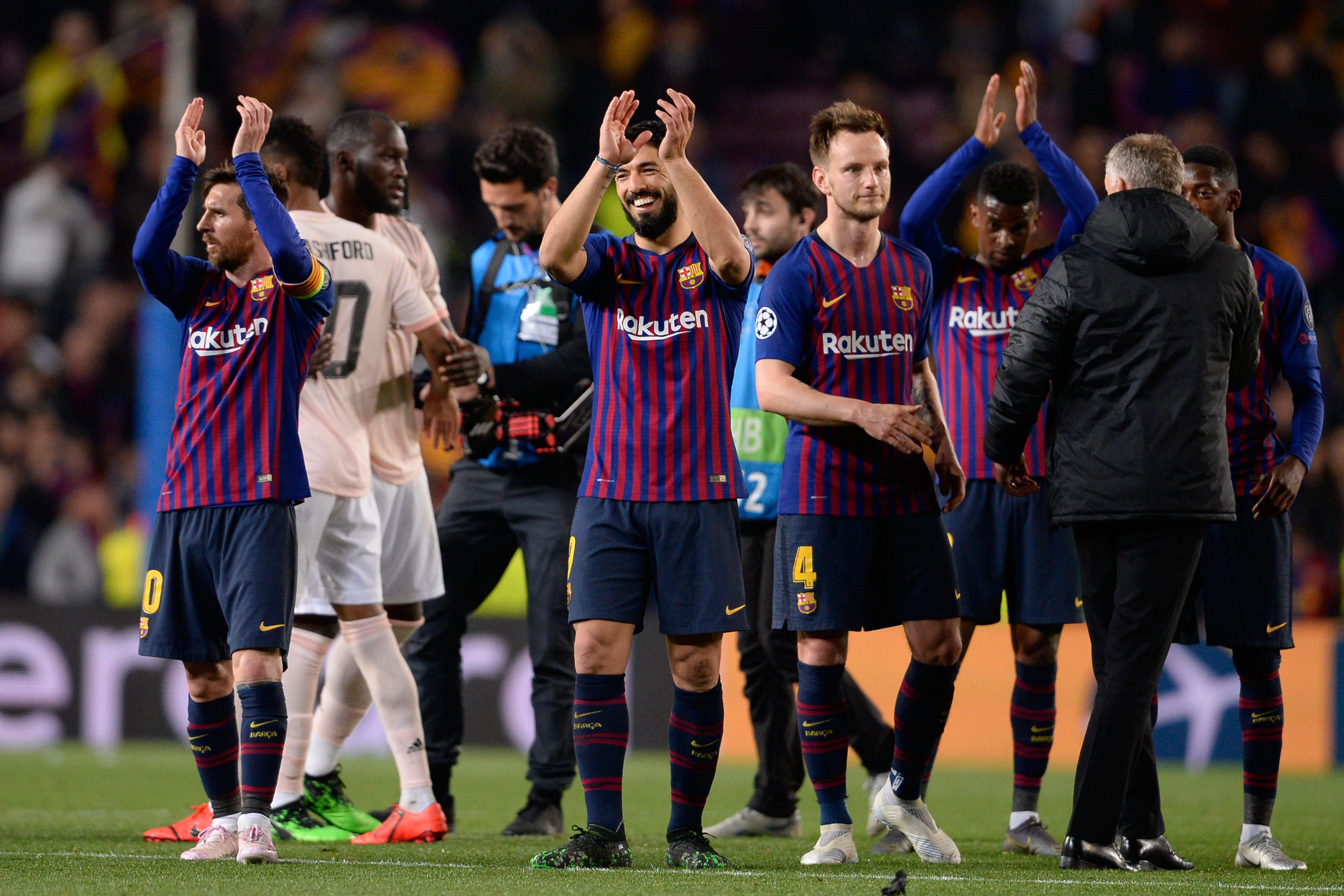 Pemain Barcelona merayakan kemenangan mereka atas Manchester United.