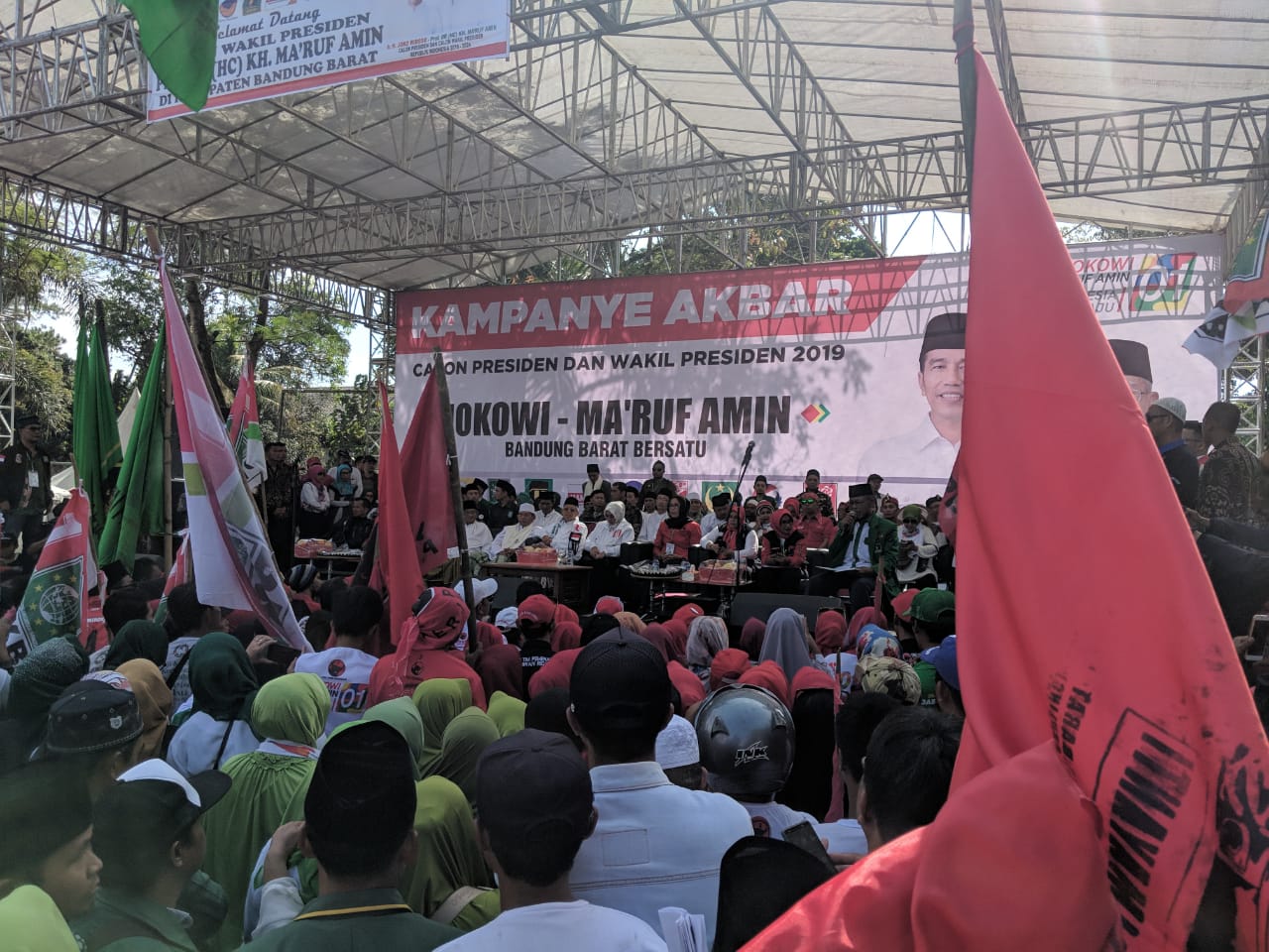 Cawapres 01 KH Ma'ruf Amin berkampanye di Kabupaten Bandung Barat, Jawa Barat, Selasa (9/4).