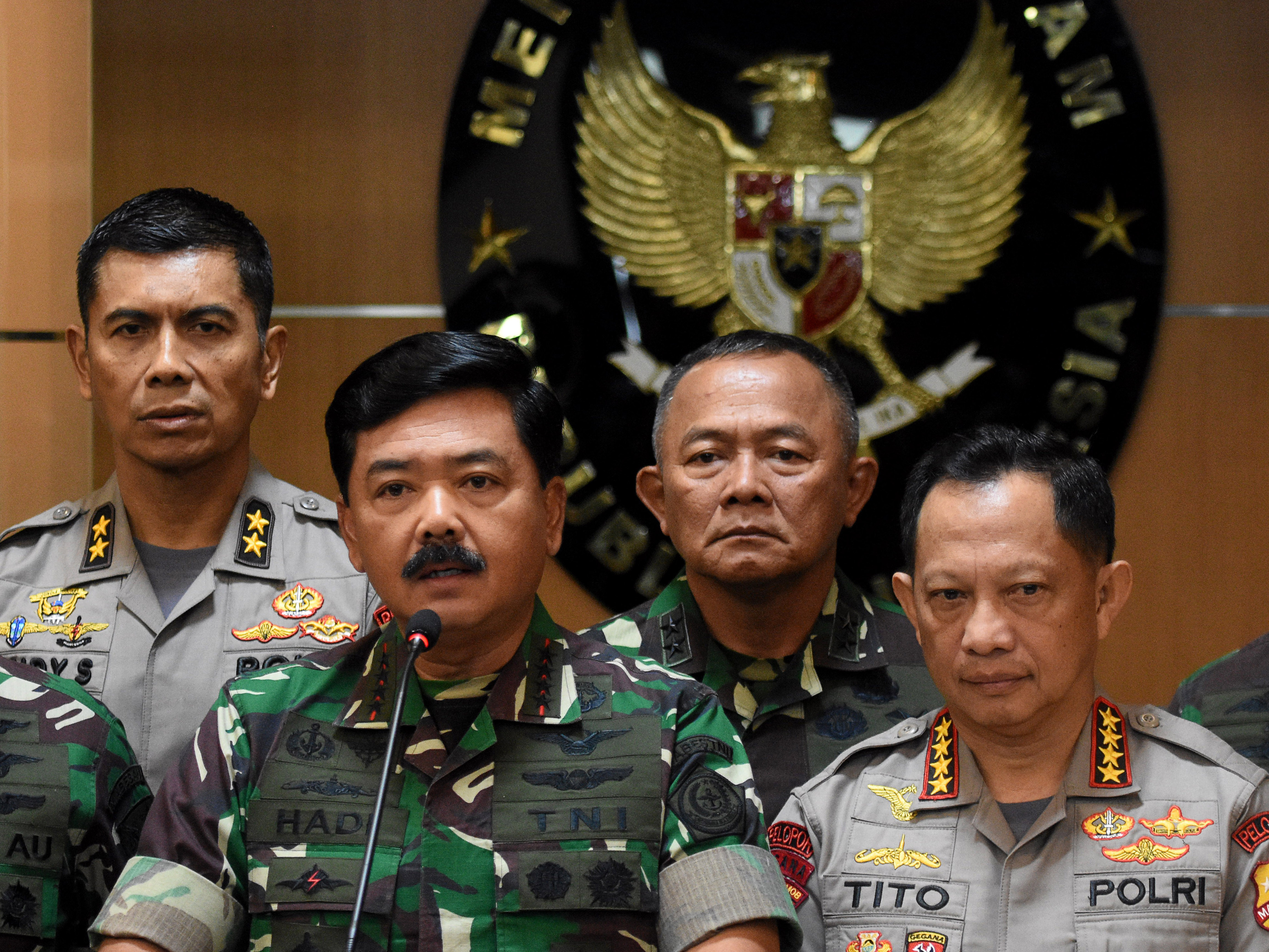  Panglima TNI Marsekal Hadi Tjahjanto dan Kapolri Jenderal Tito Karnavian