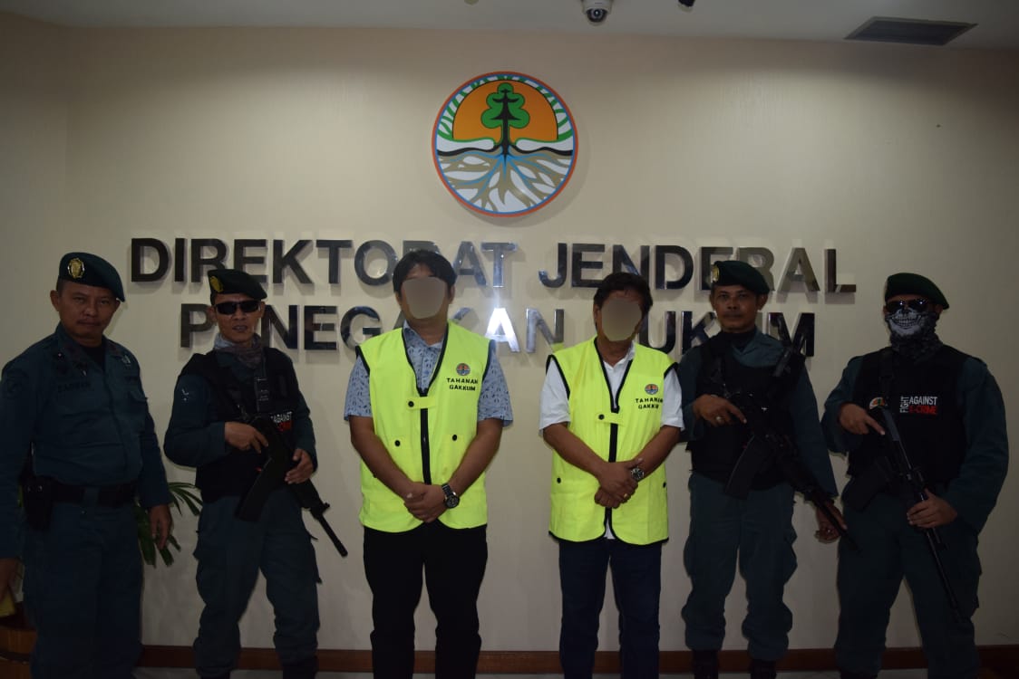 Dua perusahaan terkait 81 kontainer dan 1.100 meter kubik kayu ilegal asal Papua yaitu CV Alco Timber Irian (CV ATI) dan CV Sorong Timber