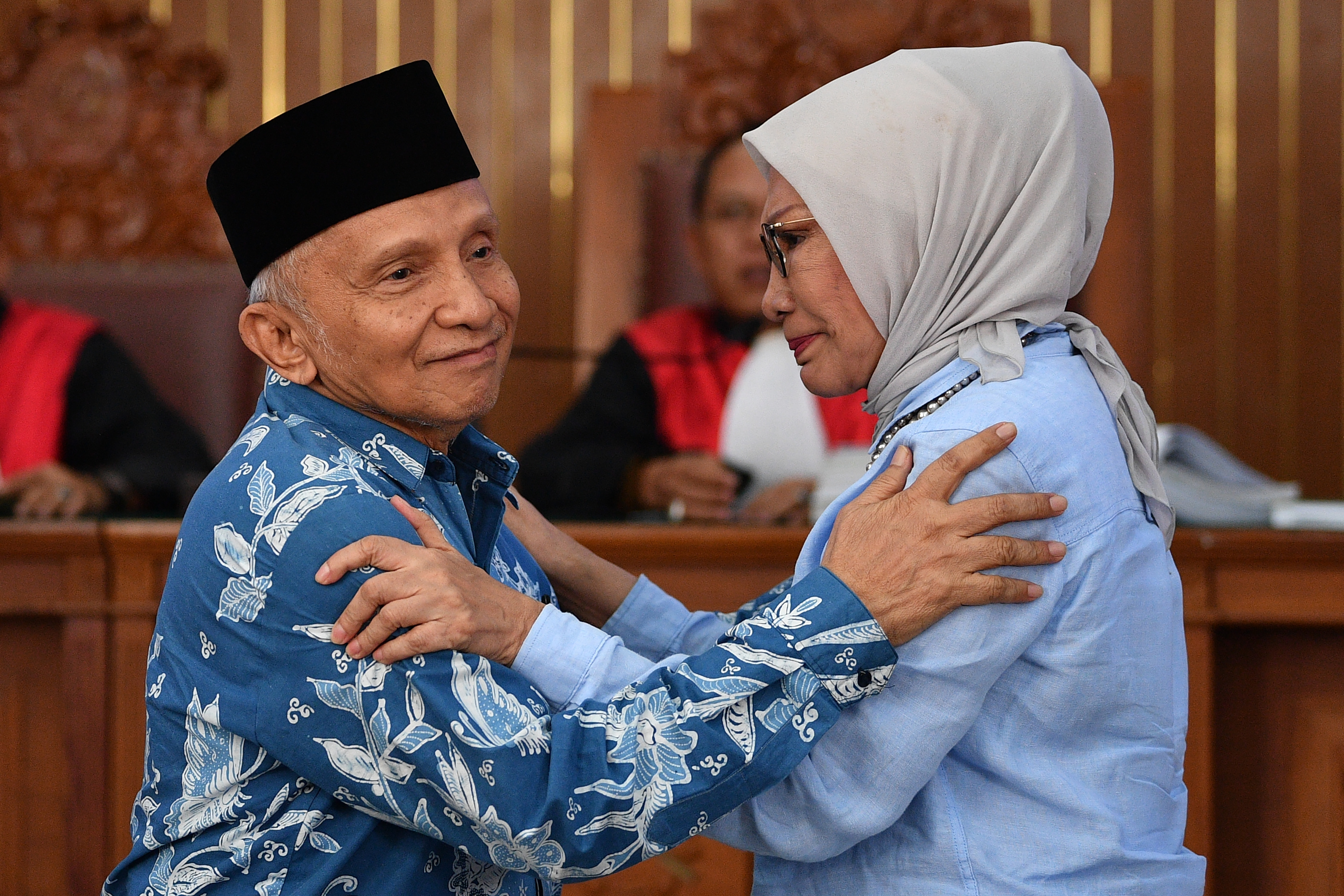 Amien Rais (kiri) dan Ratna Sarumpaet