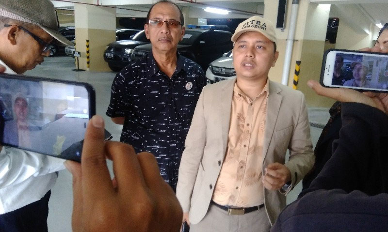  Ketua Kuasa Hukum KAMAKH Pitra Romadoni, di Mabes Polri,