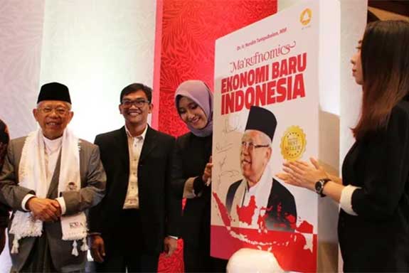 Calon Wakil Presiden KH Ma'ruf Amin menghadiri peluncuran buku Ma'rufnomics Ekonomi Baru Indonesia di Hotel Bidakara Grand Pancoran, Jakarta